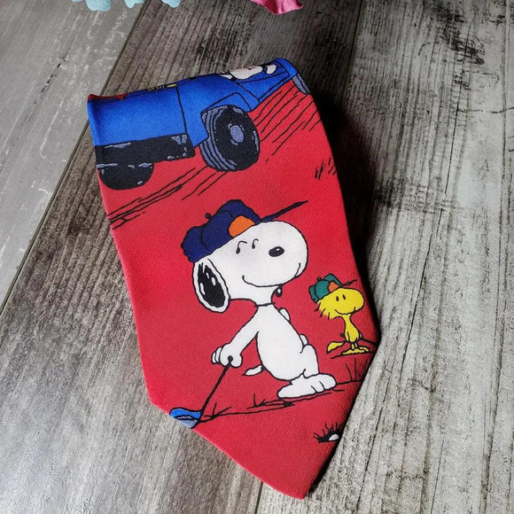 SNOOPY GOLFER Peanuts Cartoon Golf Men’s Burgundy Red Neck Tie 100% Silk - Picture 1 of 7